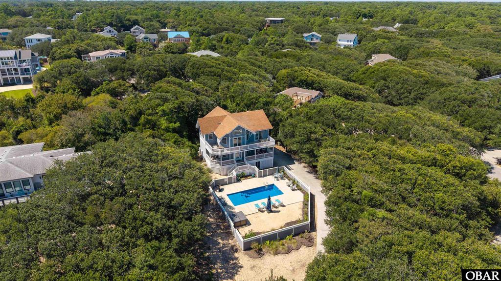 Image 2 of property listing at 15 Ocean View Loop, Southern Shores, NC 27949