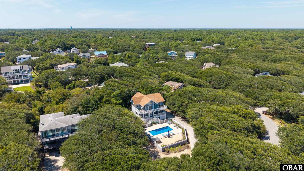 Image 17 of property listing at 15 Ocean View Loop, Southern Shores, NC 27949