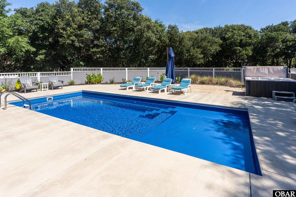 Image 29 of property listing at 15 Ocean View Loop, Southern Shores, NC 27949