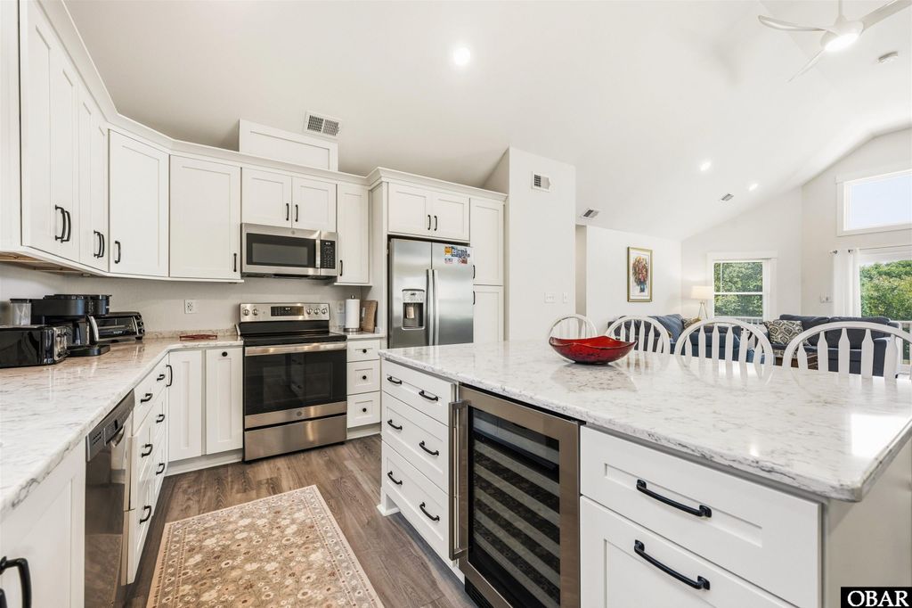 Image 37 of property listing at 15 Ocean View Loop, Southern Shores, NC 27949