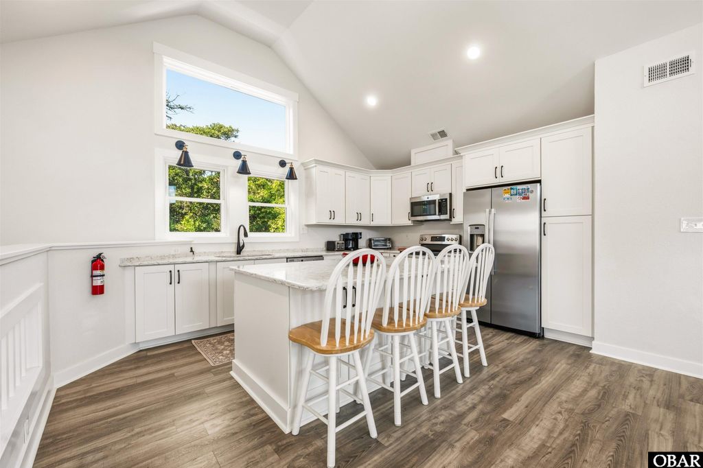 Image 39 of property listing at 15 Ocean View Loop, Southern Shores, NC 27949