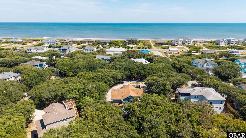 Image 10 of property listing at 15 Ocean View Loop, Southern Shores, NC 27949