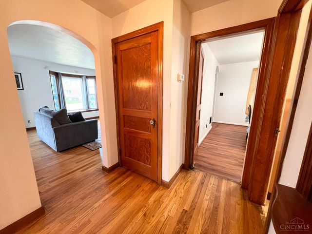 7905 Plainfield Road, Deer Park, OH 45236