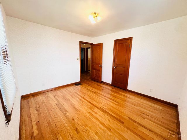 7905 Plainfield Road, Deer Park, OH 45236