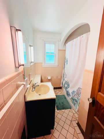7905 Plainfield Road, Deer Park, OH 45236