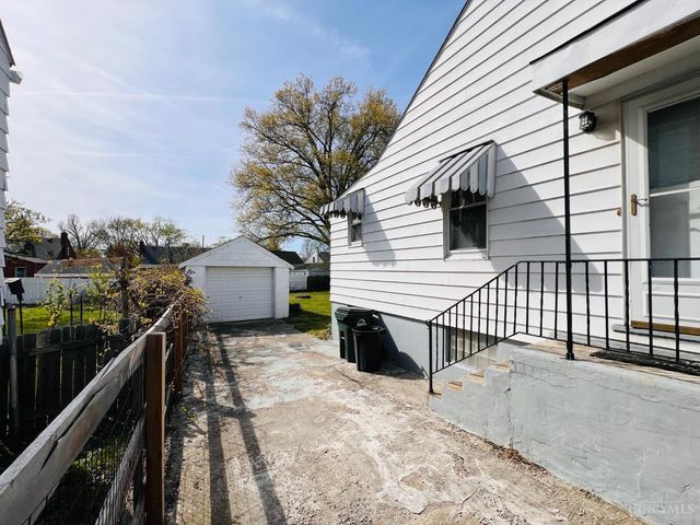 7905 Plainfield Road, Deer Park, OH 45236