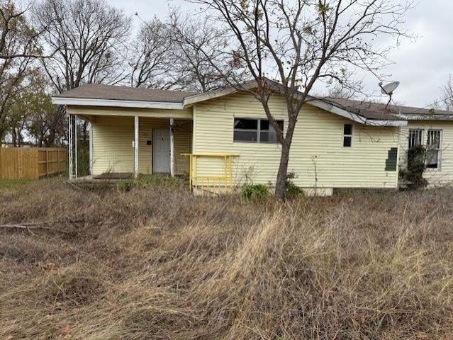 212 S Wilson Street, Bells, TX 75414