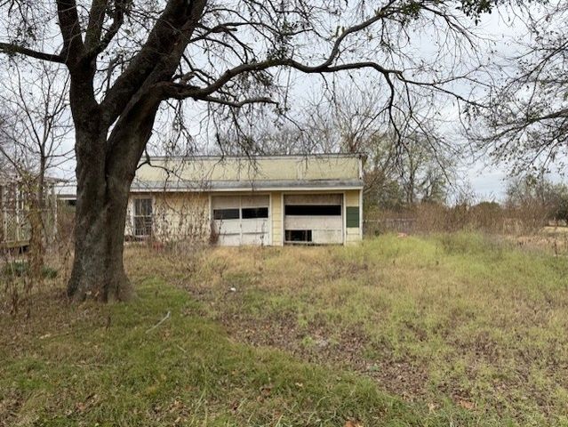 212 S Wilson Street, Bells, TX 75414