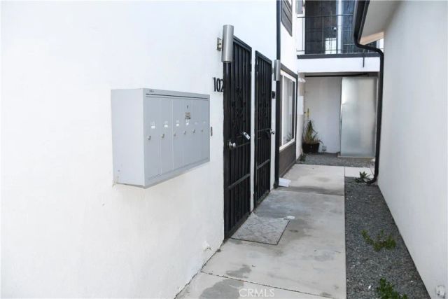 994 Valencia 108, Costa Mesa, CA 92626