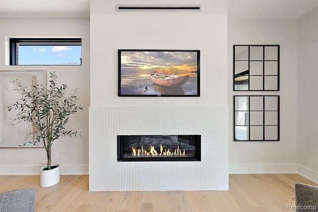 49351 Villa Court, Novi, MI 48374