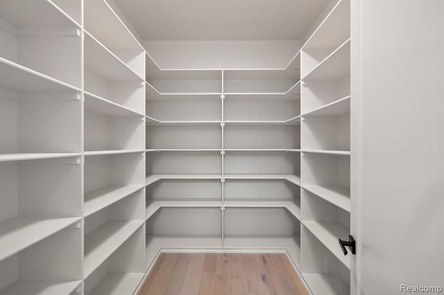 49351 Villa Court, Novi, MI 48374