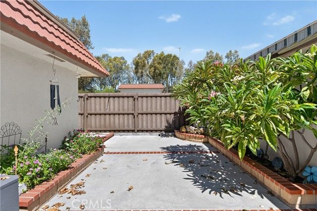 1424 N Stoneyhaven Lane, Anaheim, CA 92801