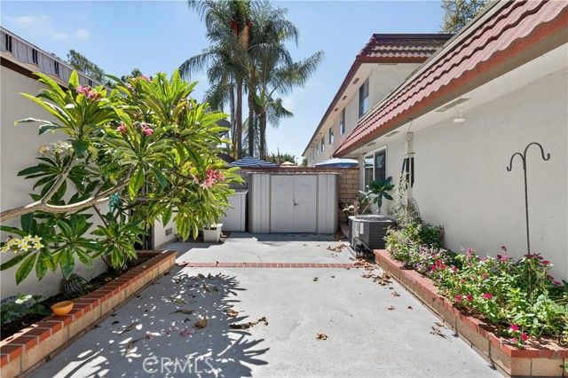 1424 N Stoneyhaven Lane, Anaheim, CA 92801