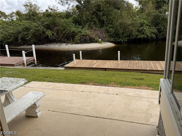 350 Shoreland DR, Fort Myers, FL 33905