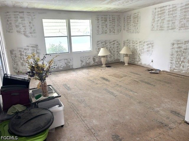 350 Shoreland DR, Fort Myers, FL 33905