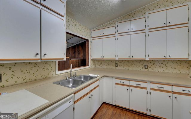 1858 Pinecrest Road, Gainesville, GA 30501