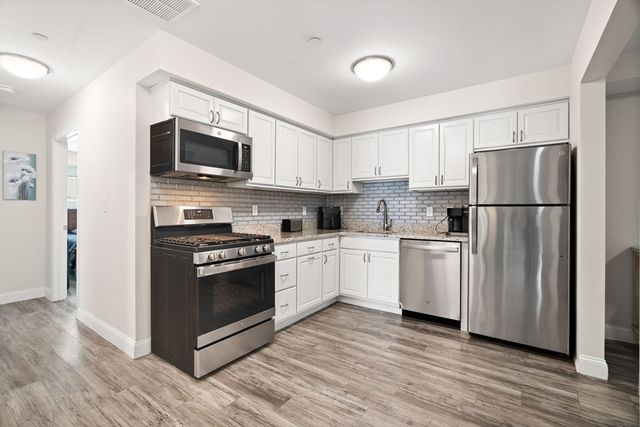 26 Randolph Dr 26, Tewksbury, MA 01876