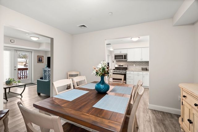 26 Randolph Dr 26, Tewksbury, MA 01876