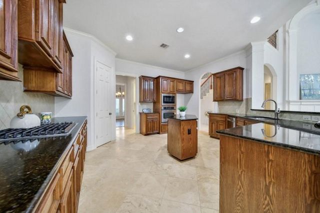 6811 Colonade Trail, Sugar Land, TX 77479