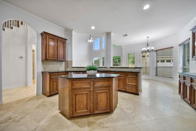 6811 Colonade Trail, Sugar Land, TX 77479