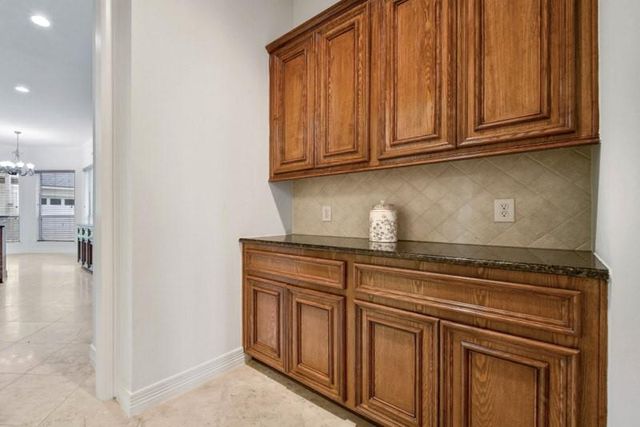 6811 Colonade Trail, Sugar Land, TX 77479