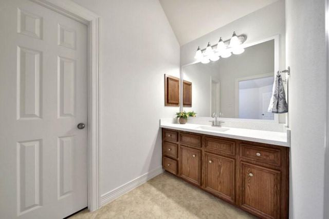6811 Colonade Trail, Sugar Land, TX 77479