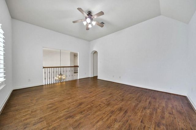 6811 Colonade Trail, Sugar Land, TX 77479