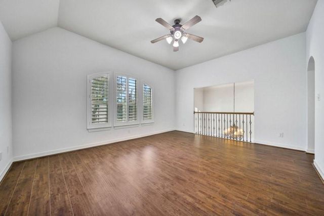 6811 Colonade Trail, Sugar Land, TX 77479