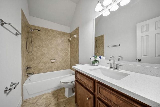 6811 Colonade Trail, Sugar Land, TX 77479