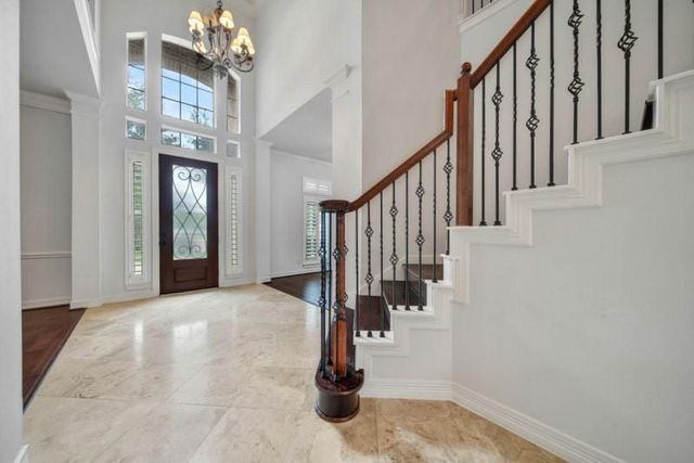 6811 Colonade Trail, Sugar Land, TX 77479