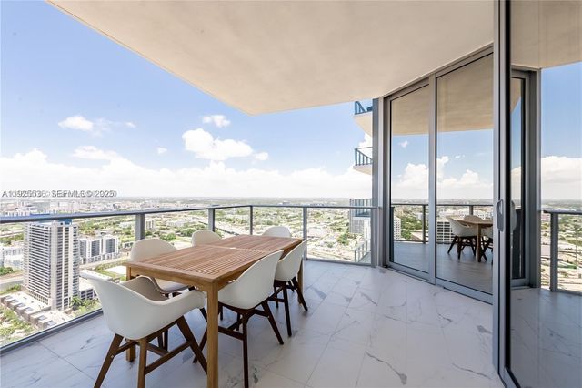 851 NE 1st Ave 3308, Miami, FL 33132