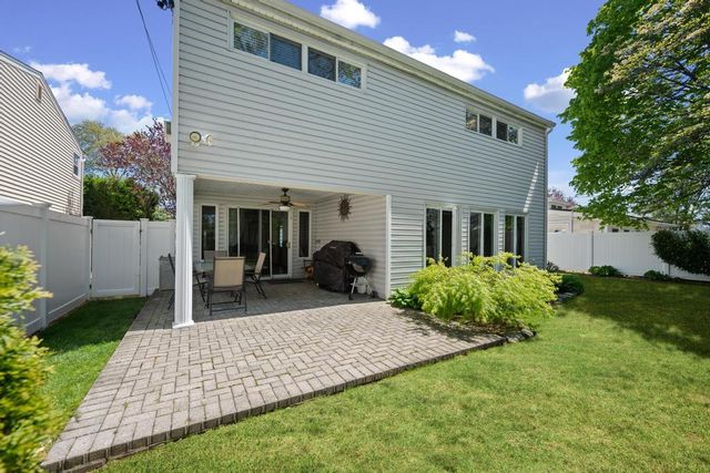34 Blackbird Lane, Levittown, NY 11756