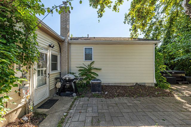 33967 Wadsworth Street, Livonia, MI 48150