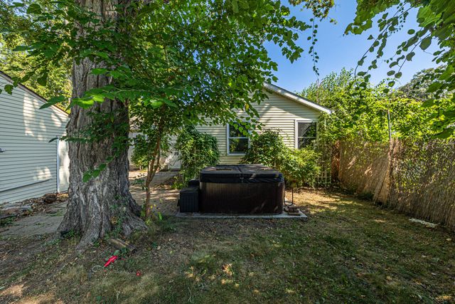 33967 Wadsworth Street, Livonia, MI 48150