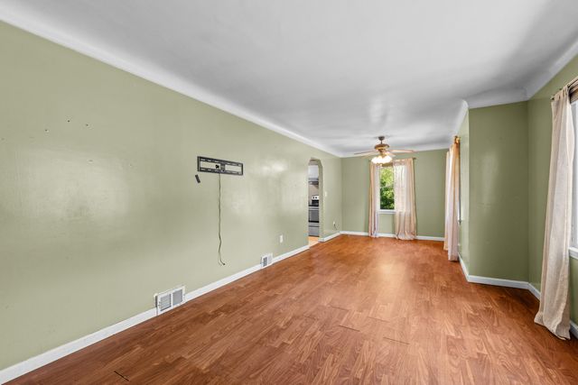33967 Wadsworth Street, Livonia, MI 48150