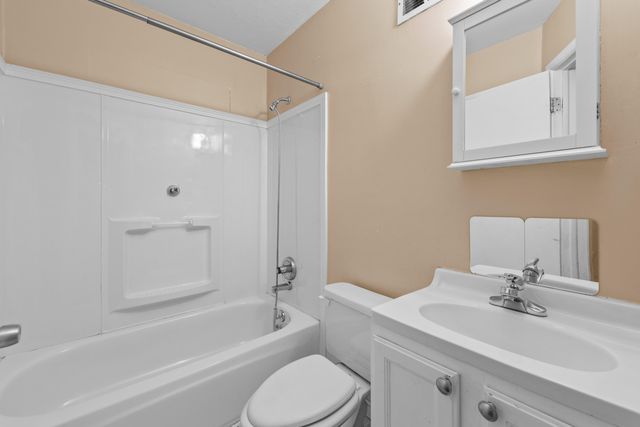 33967 Wadsworth Street, Livonia, MI 48150