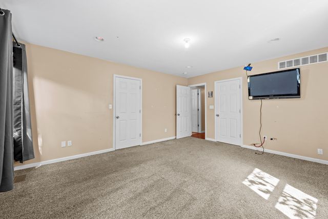 33967 Wadsworth Street, Livonia, MI 48150