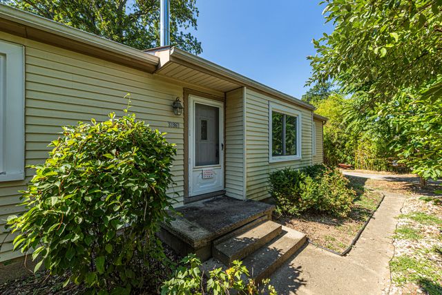 33967 Wadsworth Street, Livonia, MI 48150