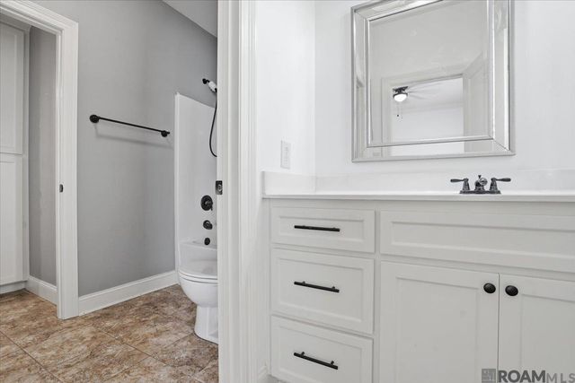 24929 Plantation Lake Ave, Denham Springs, LA 70726
