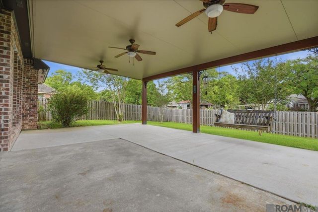 24929 Plantation Lake Ave, Denham Springs, LA 70726