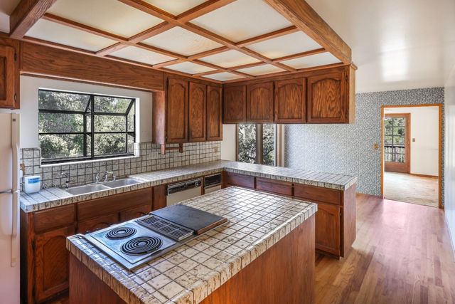 3590 Old Pilkington Road, Santa Cruz, CA 95065
