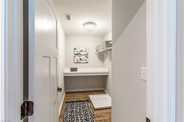 6033 Sam Callis CIR, Suffolk, VA 23435