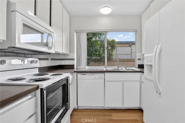 18526 Mayall Street G, Northridge, CA 91324