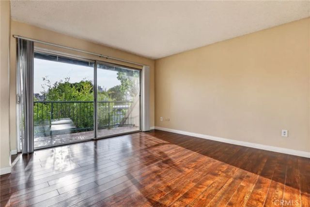 18526 Mayall Street G, Northridge, CA 91324