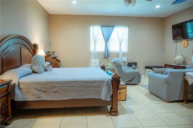 13350 1st ST, Fort Myers, FL 33905
