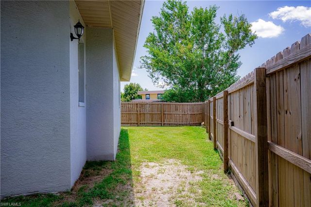 13350 1st ST, Fort Myers, FL 33905