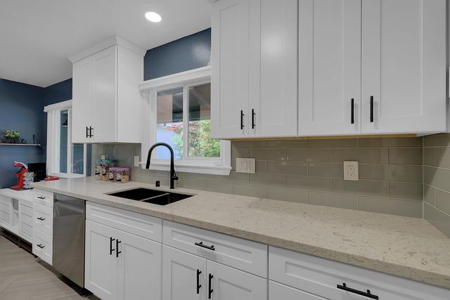 1608 Los Molinos Way, Sacramento, CA 95864