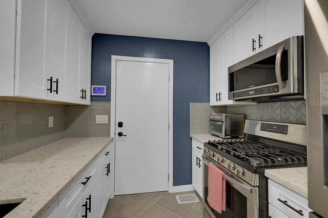 1608 Los Molinos Way, Sacramento, CA 95864