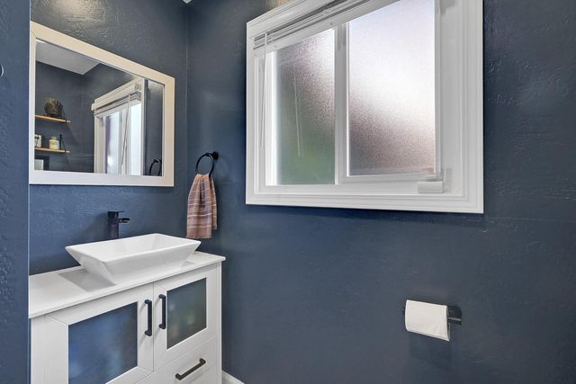 1608 Los Molinos Way, Sacramento, CA 95864