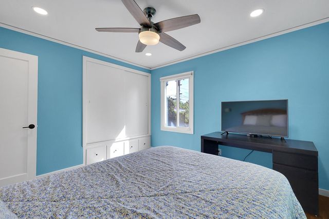 1608 Los Molinos Way, Sacramento, CA 95864